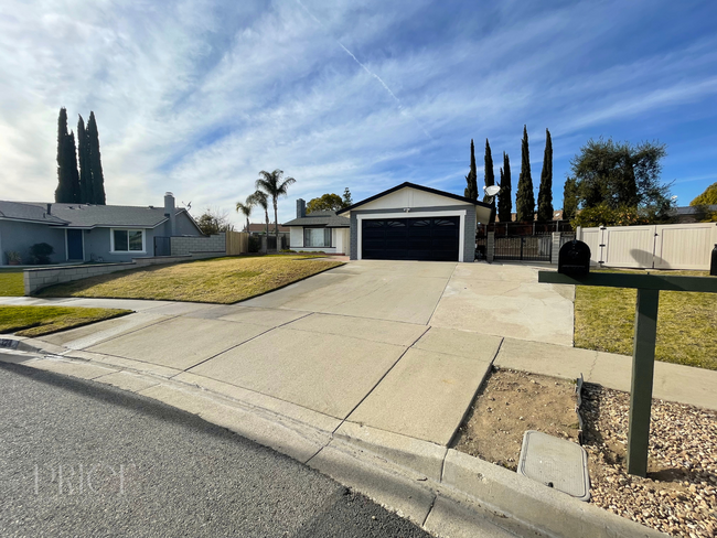 Foto del edificio - Gorgeous Rancho Cucamonga Home