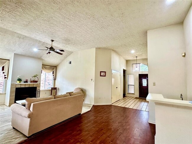 Foto del edificio - 7818 Chinon Cir