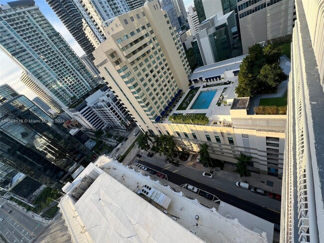 Building Photo - 1200 Brickell Bay Dr