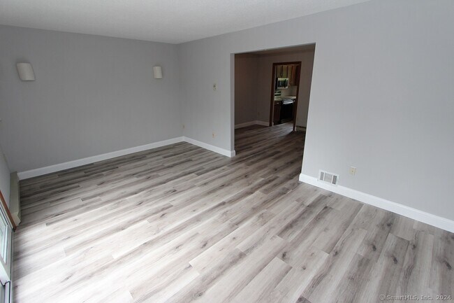 Foto del edificio - 1400 Meriden Rd