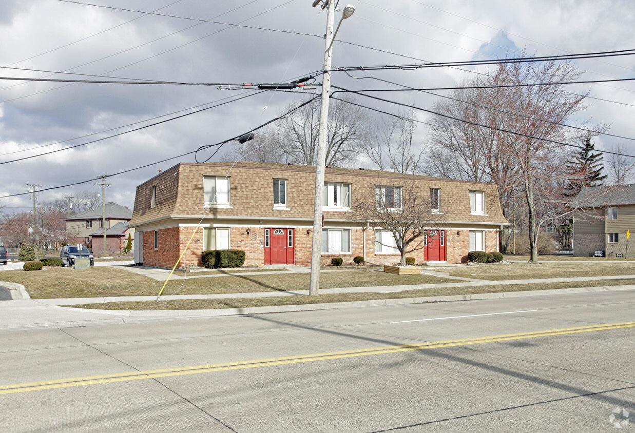 Worthington Court Apartments Saint Clair Shores, MI