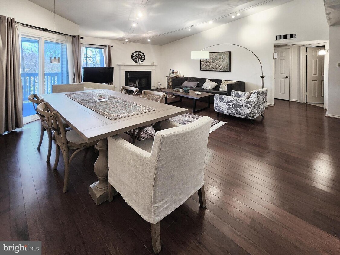 1504 Lincoln Way Unit 433, McLean, VA 22102 Room for Rent in McLean