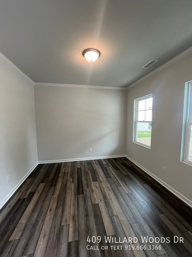 Building Photo - 409 Willard Wds Dr