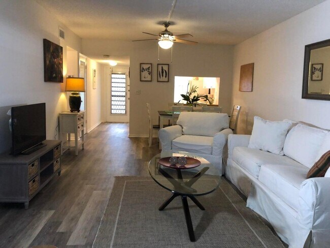 Foto del edificio - 9826 Marina Blvd