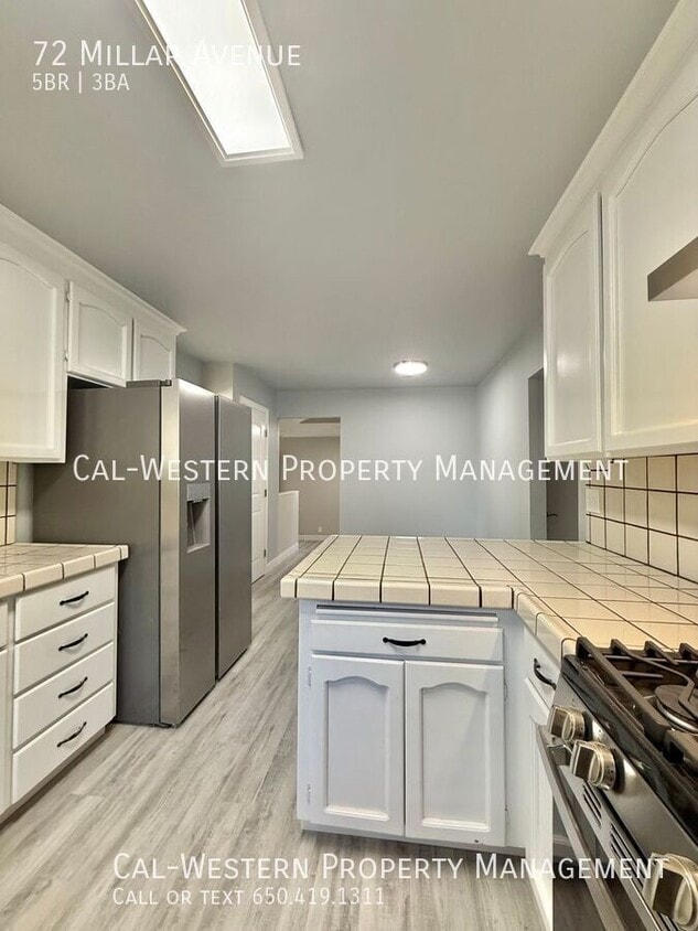 Primary Photo - 72 Millar Ave