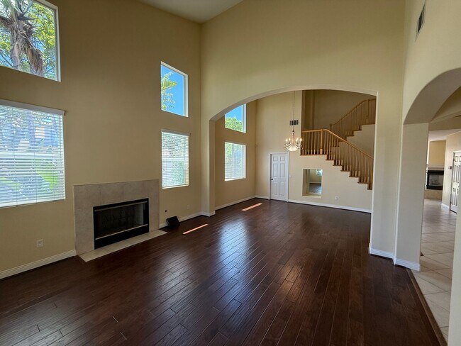Building Photo - Luxury 5 Bedroom, 4.5 Bath Home in Otay Ra...