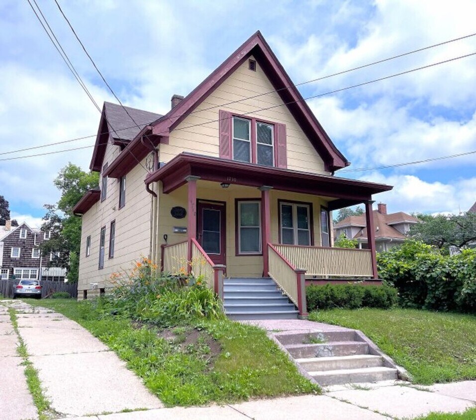Primary Photo - 1710 Van Hise Ave