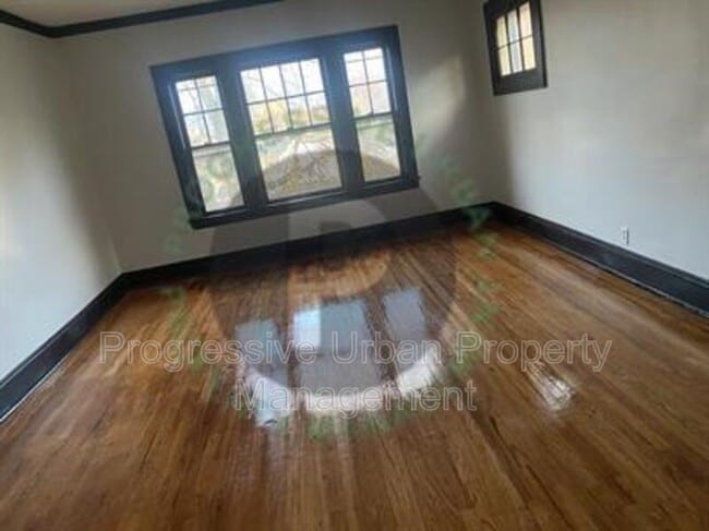 Building Photo - 1442 W 101st St