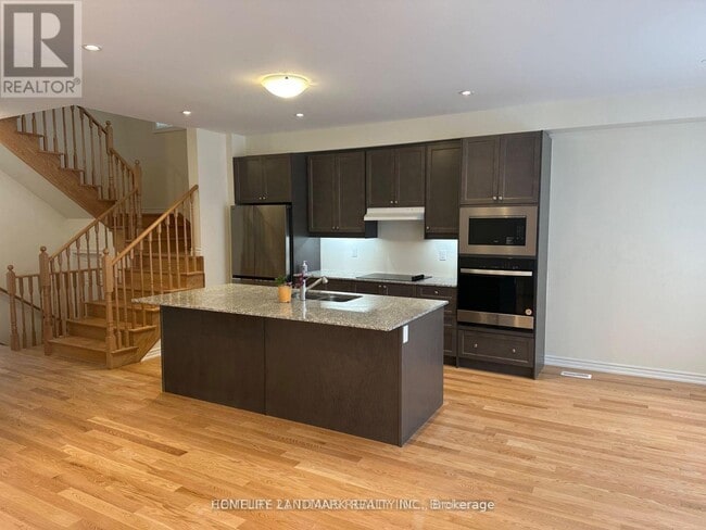 Building Photo - 1131 Plymouth Dr