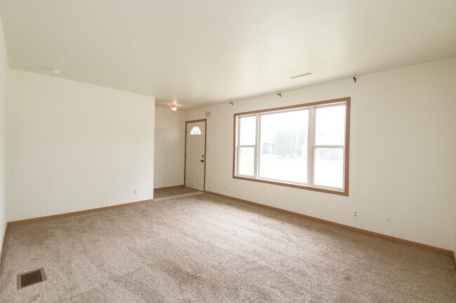 Foto del edificio - 2 bed 1.5 bath Townhouse in Chesterton
