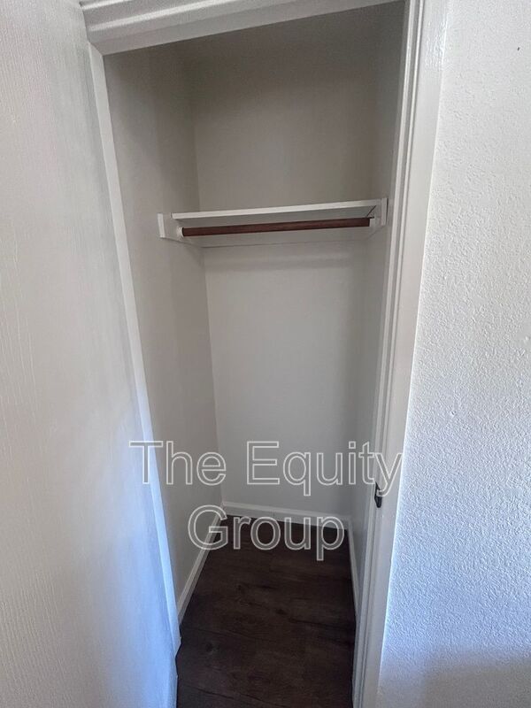 Foto del edificio - 4134 W Douglas Ave