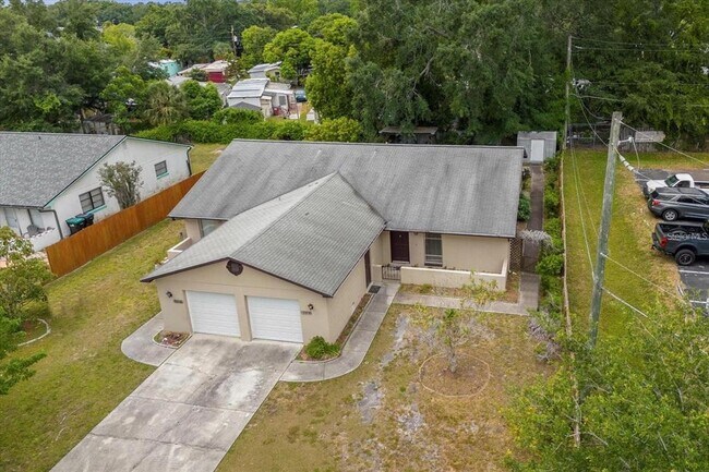 Foto del edificio - 5214 Kempston Dr
