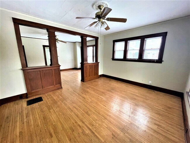 Building Photo - 418 S Jefferson St