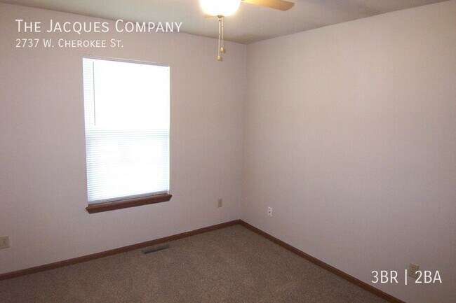 Building Photo - 2737 W Cherokee St
