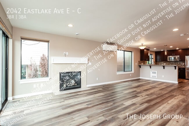Foto del edificio - 2042 Eastlake Ave E