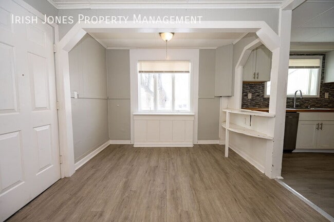 Building Photo - 315 E Park Dr