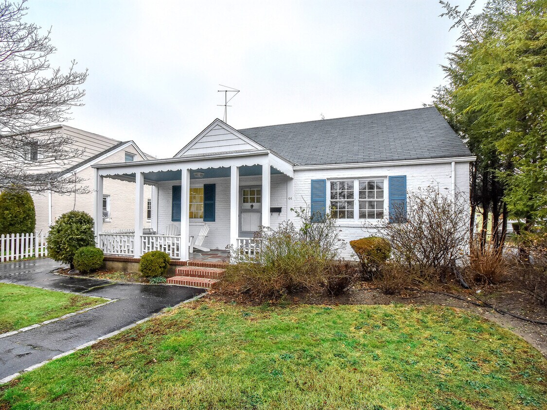 Primary Photo - 44 Woolsey Ave