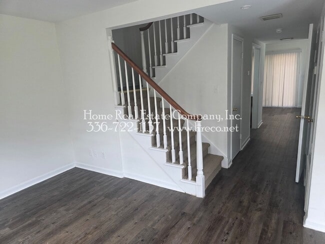 Building Photo - 1441 Brookwood Dr
