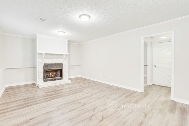 Building Photo - 5318 Zachary Dr
