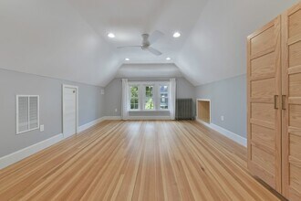 Building Photo - 25 Primrose St