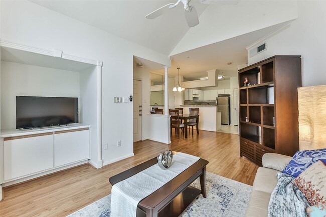 Building Photo - 1330 Old Spanish Trl