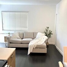 Building Photo - 551 Michigan Ave