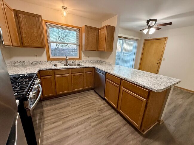 Cocina 2 - 2042 Cliff Alex Ct S