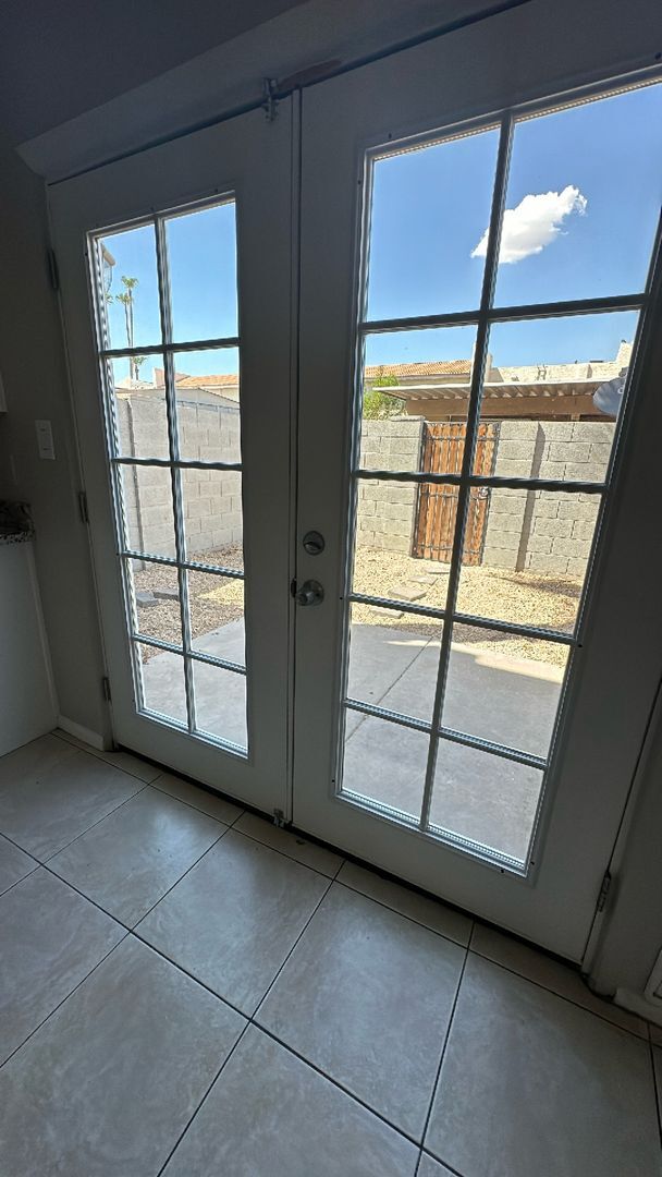 Foto del edificio - Updated 2 Bed/1 Bath Condo at 43rd Ave & I...