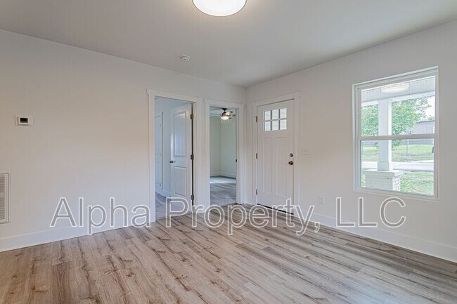 Foto del edificio - 36 Jamison St