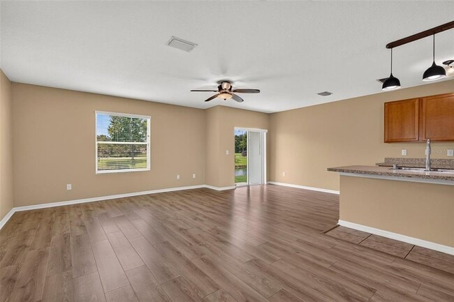 Building Photo - 817 Ashentree Dr