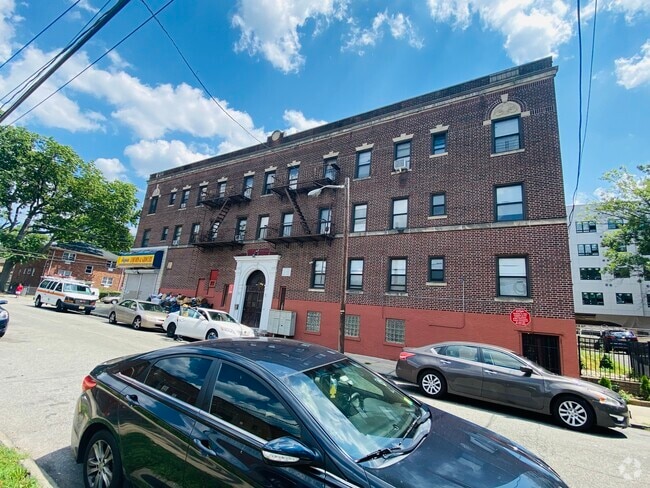Building Photo - 30 Rutgers St