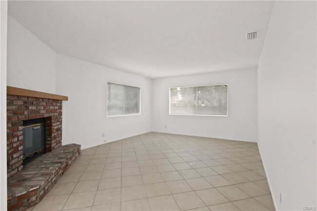 Building Photo - 9251 Orizaba Ave
