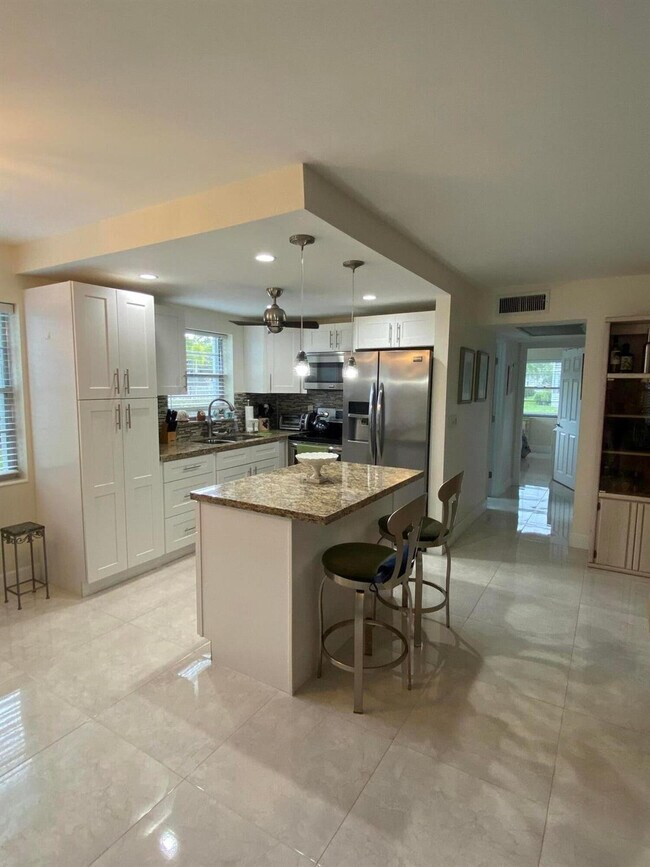 Foto del edificio - 321 Durham Cir