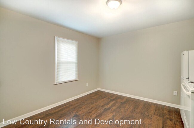 Building Photo - 1227 E 38th St