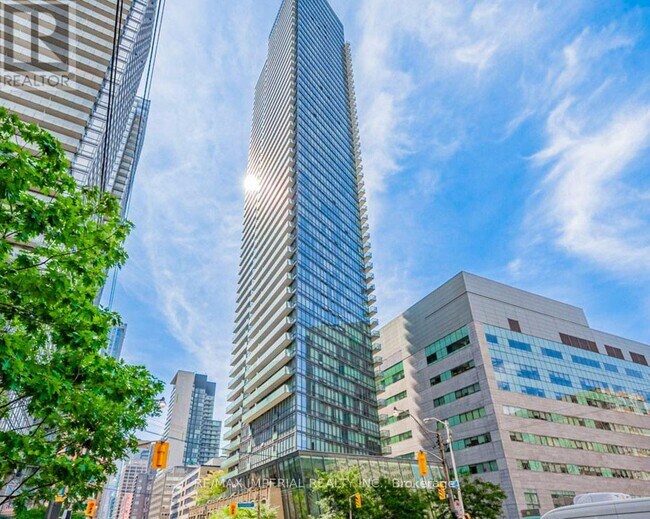 Building Photo - 832 Bay St.