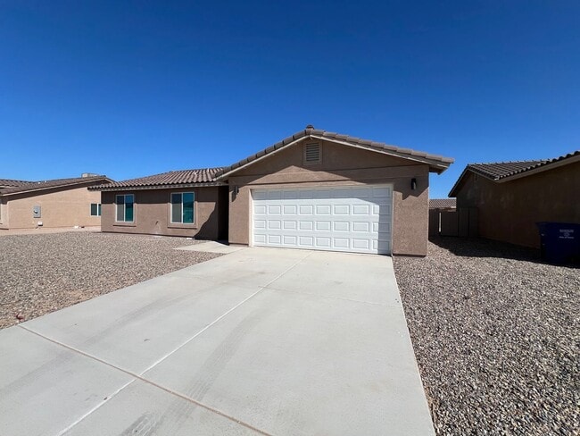 Building Photo - BRAND NEW 3 BEDROOM HOME!