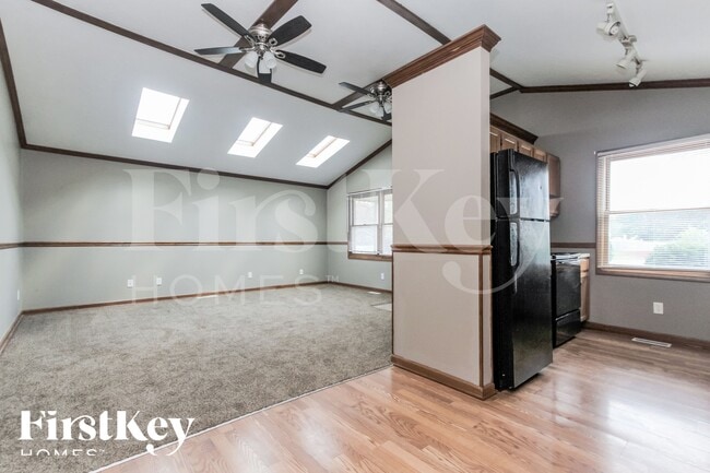 Foto del edificio - 2102 E Edgewood Ave