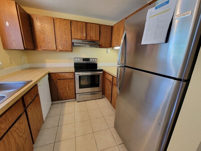 Building Photo - SOBO 2 Bedroom Townhome Available For Rent...