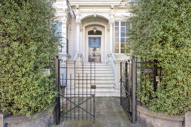 Building Photo - 2619 California St