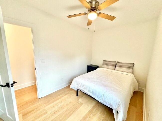 Foto del edificio - 2043 Adams St