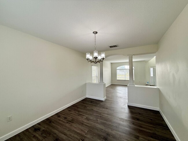 Foto del edificio - GORGEOUS, Large Completely Renovated Two-Story 4/2.5 PLUS LOFT in POINCIANA VILLAGES!