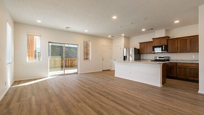 Foto del edificio - New Townhome in Santa Fe