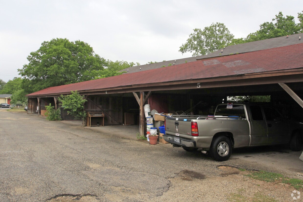Building Photo - 201 W Mockingbird Ln