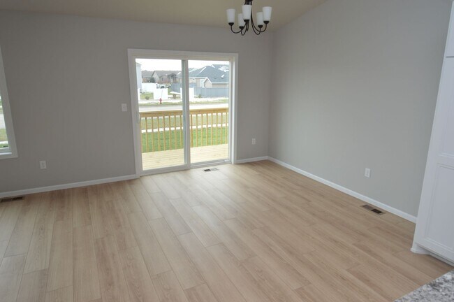 Building Photo - BRAND NEW!!! 4 bed 2 bath Townhome for ren...
