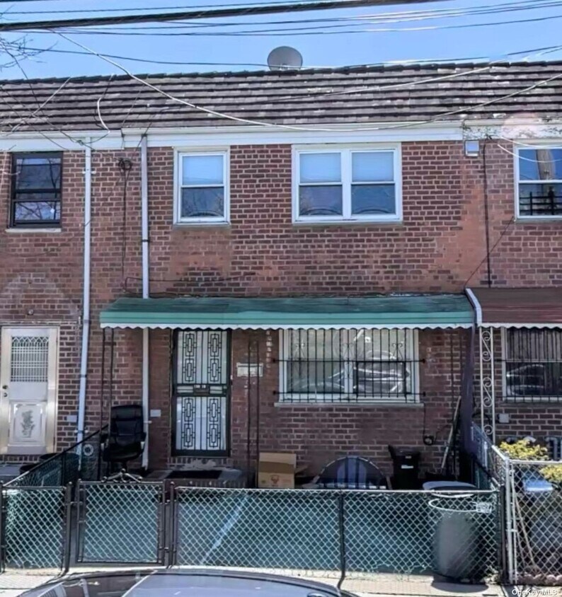 15010 Booth Memorial Ave, Queens, NY 11355 House Rental in Queens, NY