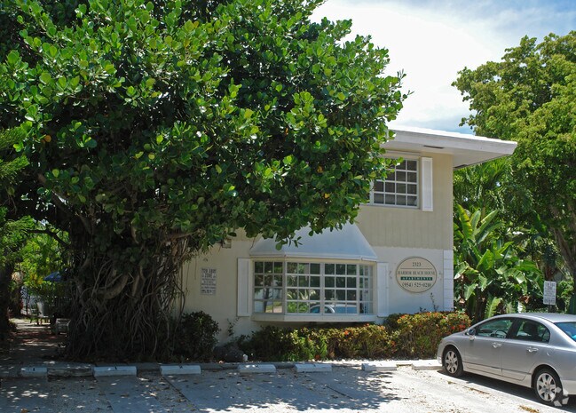 Building Photo - Harbor Beach House Apartments
