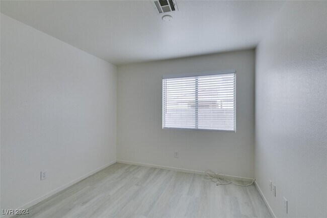 Building Photo - 427 Lennox Dr