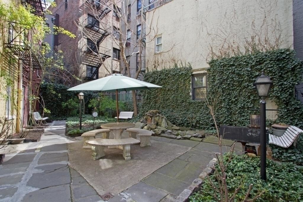 Primary Photo - 729 Greenwich Street