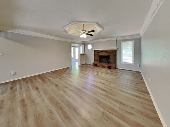 Building Photo - 1407 SE 7th Ct