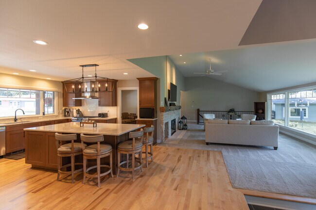 Foto del edificio - 701 Riverview Dr